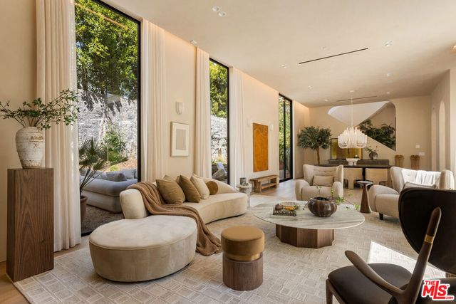 2267 Betty Lane, Beverly Hills, CA 90210