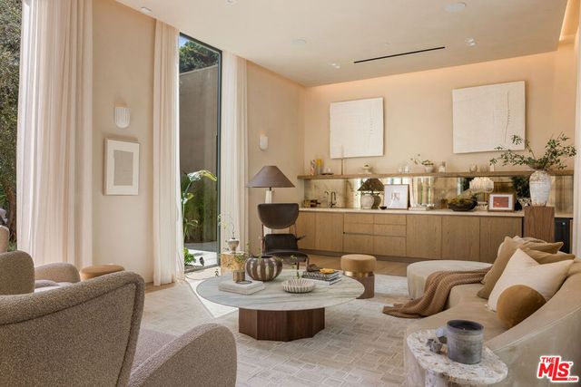 2267 Betty Lane, Beverly Hills, CA 90210
