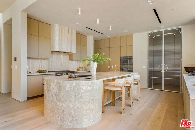 2267 Betty Lane, Beverly Hills, CA 90210