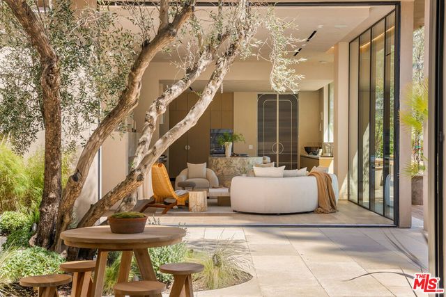 2267 Betty Lane, Beverly Hills, CA 90210