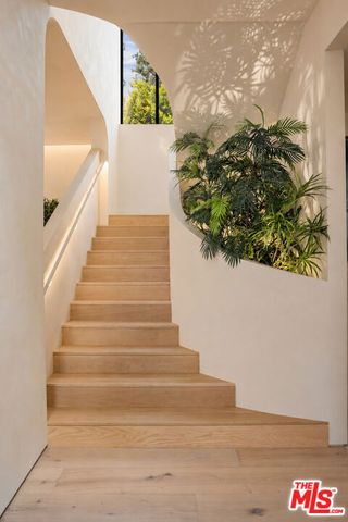 2267 Betty Lane, Beverly Hills, CA 90210