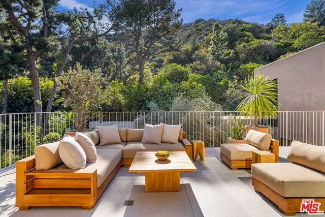 2267 Betty Lane, Beverly Hills, CA 90210