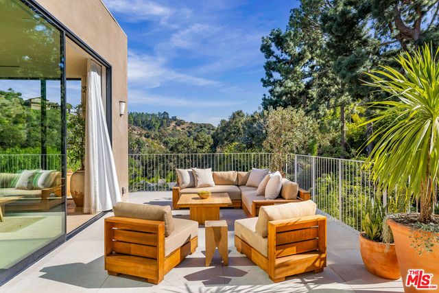 2267 Betty Lane, Beverly Hills, CA 90210