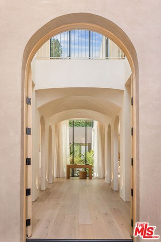 2267 Betty Lane, Beverly Hills, CA 90210