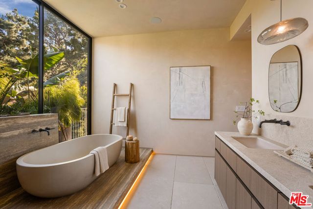 2267 Betty Lane, Beverly Hills, CA 90210
