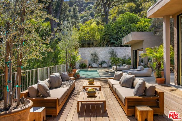2267 Betty Lane, Beverly Hills, CA 90210