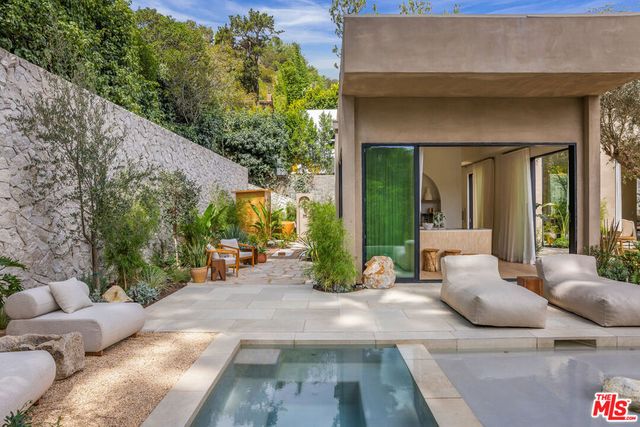 2267 Betty Lane, Beverly Hills, CA 90210