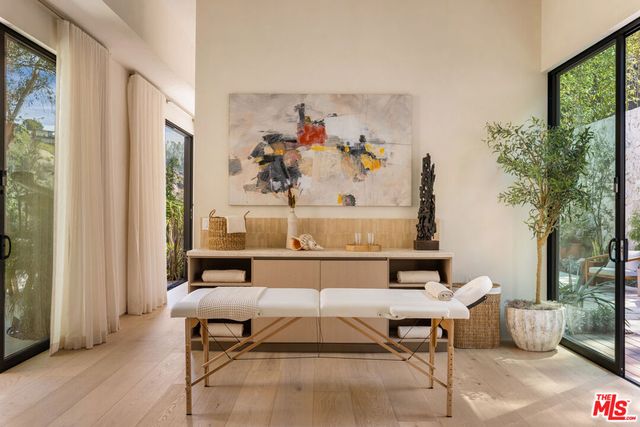 2267 Betty Lane, Beverly Hills, CA 90210