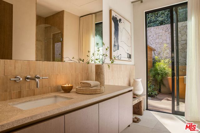2267 Betty Lane, Beverly Hills, CA 90210