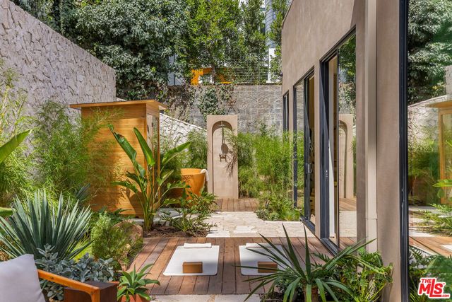 2267 Betty Lane, Beverly Hills, CA 90210