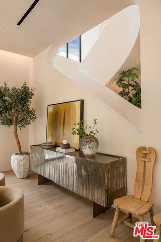 2267 Betty Lane, Beverly Hills, CA 90210