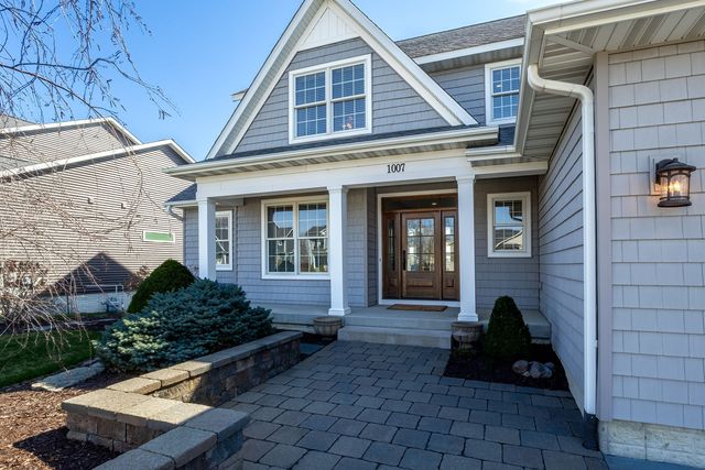 1007 S 8th Street, Eldridge, IA 52748