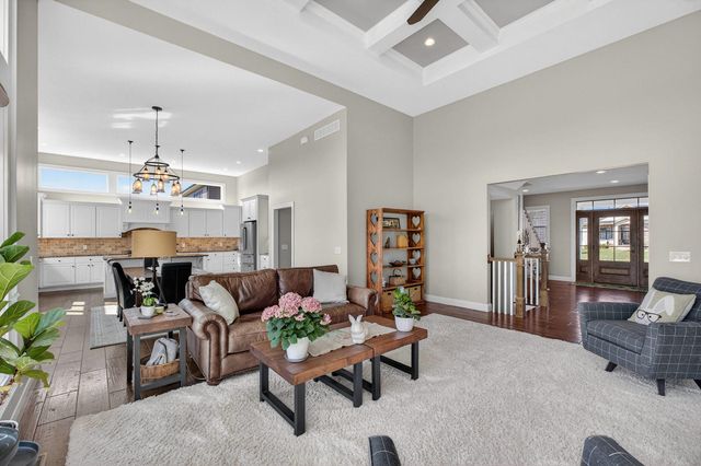 1007 S 8th Street, Eldridge, IA 52748