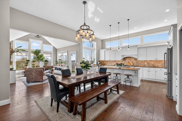 1007 S 8th Street, Eldridge, IA 52748