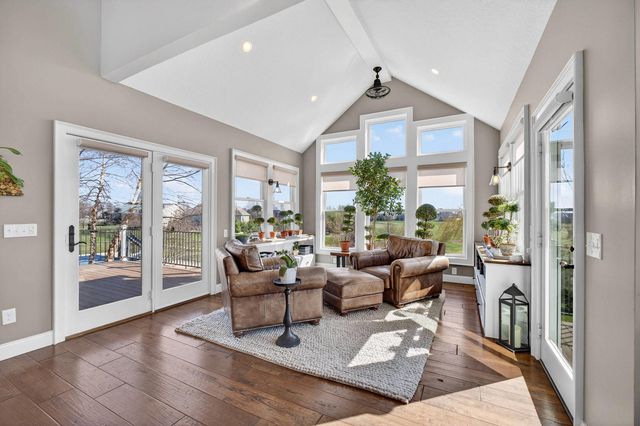 1007 S 8th Street, Eldridge, IA 52748