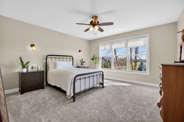 1007 S 8th Street, Eldridge, IA 52748