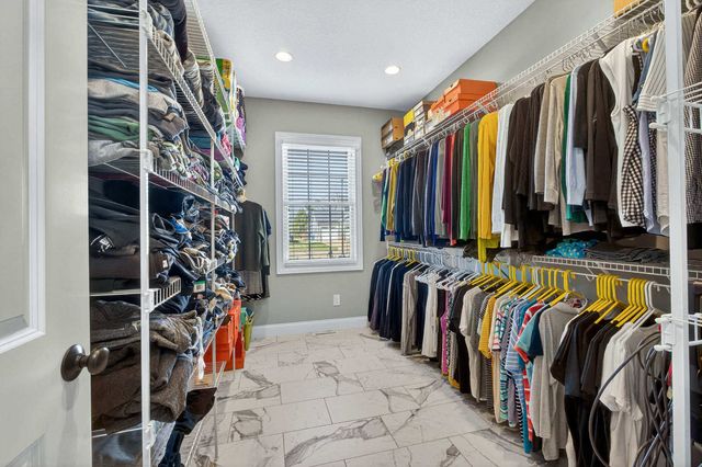 1007 S 8th Street, Eldridge, IA 52748