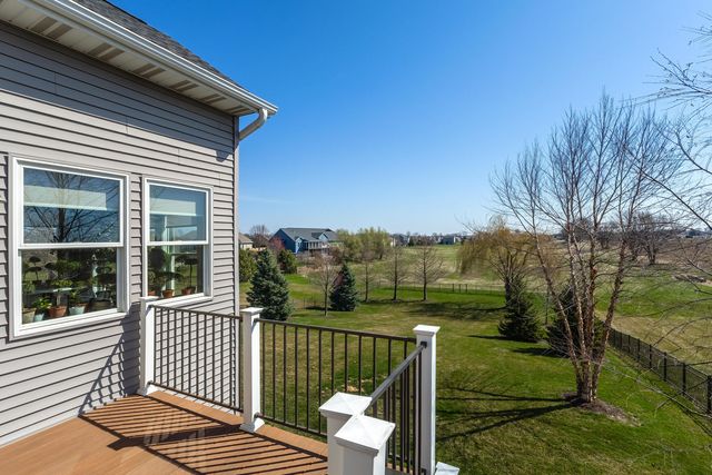 1007 S 8th Street, Eldridge, IA 52748