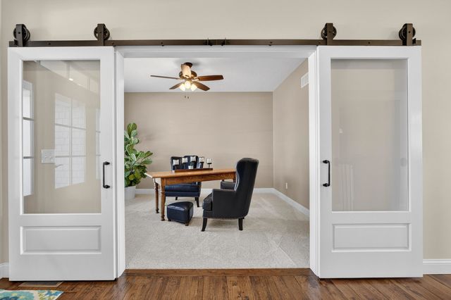 1007 S 8th Street, Eldridge, IA 52748