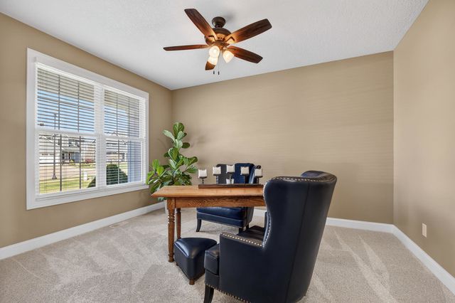 1007 S 8th Street, Eldridge, IA 52748