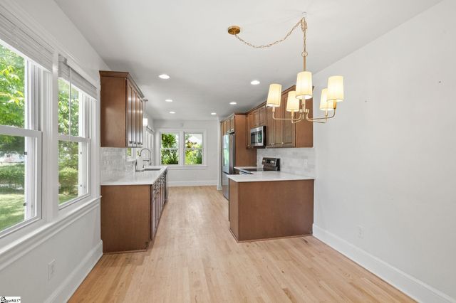 28 Buena Vista Avenue, Greenville, SC 29607
