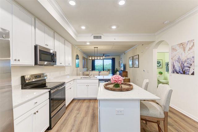 17520 GAWTHROP DRIVE 304, Bradenton, FL 34211