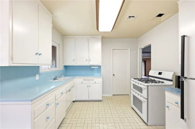 1235 E Eastwood, Anaheim, CA 92805
