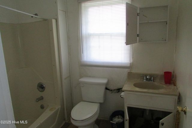 714 Bunting Street, Clinton, NC 28328