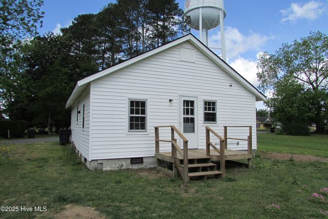 714 Bunting Street, Clinton, NC 28328