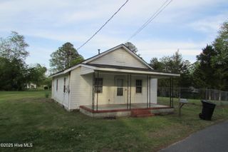 714 Bunting Street, Clinton, NC 28328