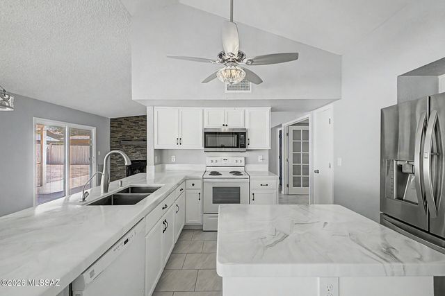 3262 W Avenida Manana, Tucson, AZ 85746
