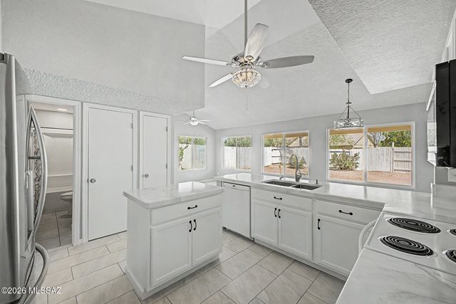 3262 W Avenida Manana, Tucson, AZ 85746