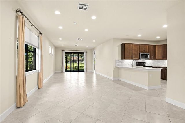 4347 Beauty Leaf Circle, Vero Beach, FL 32967