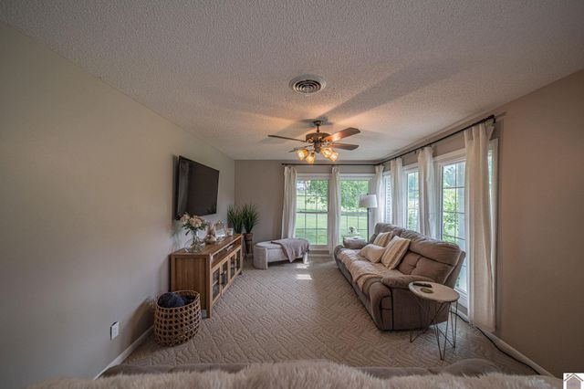 831 County Road 1006, Bardwell, KY 42023