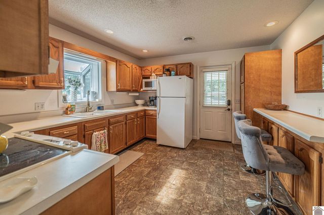 831 County Road 1006, Bardwell, KY 42023