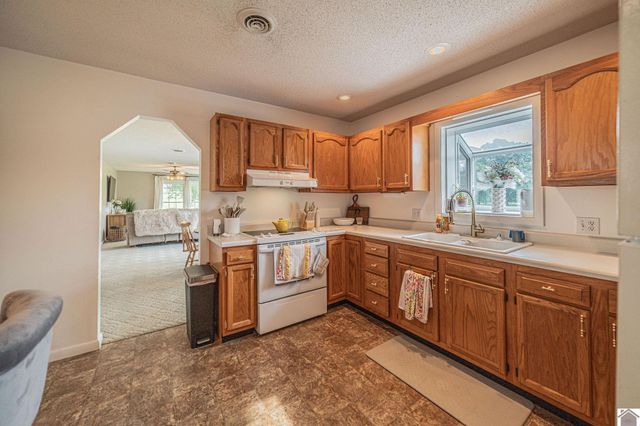 831 County Road 1006, Bardwell, KY 42023