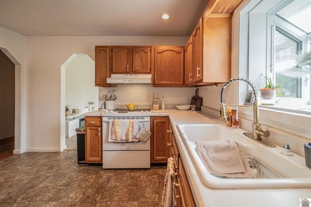 831 County Road 1006, Bardwell, KY 42023