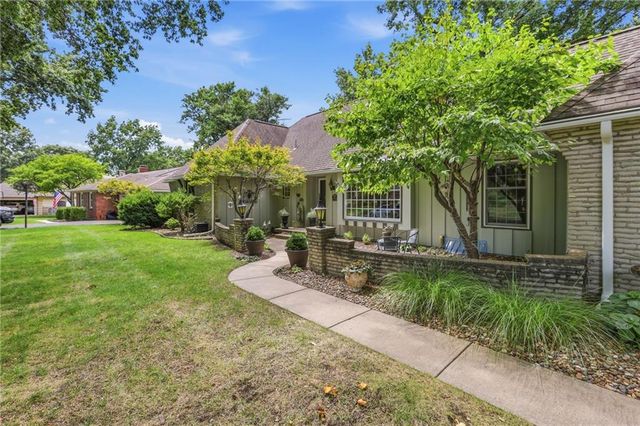 9970 Marty Street, Overland Park, KS 66212