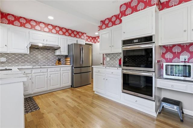 9970 Marty Street, Overland Park, KS 66212