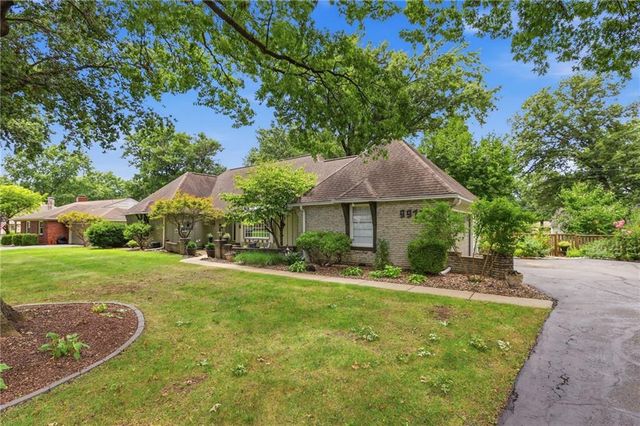 9970 Marty Street, Overland Park, KS 66212