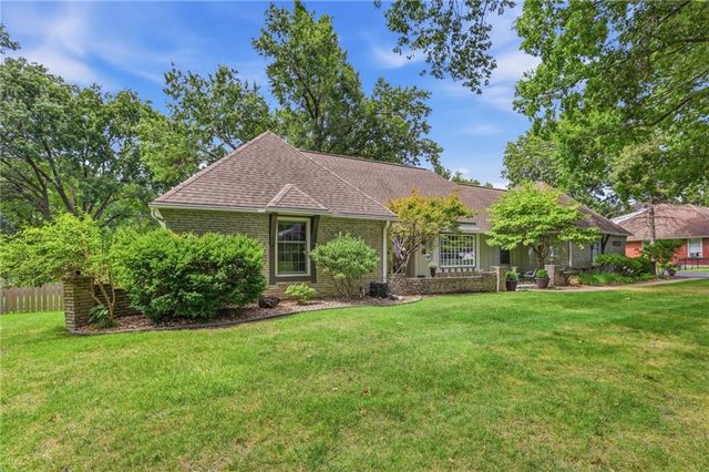 9970 Marty Street, Overland Park, KS 66212