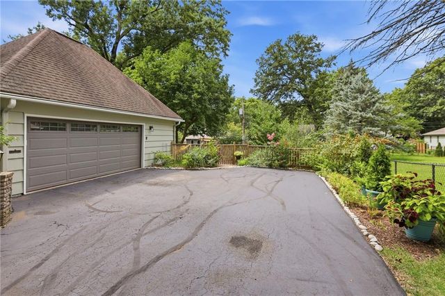 9970 Marty Street, Overland Park, KS 66212