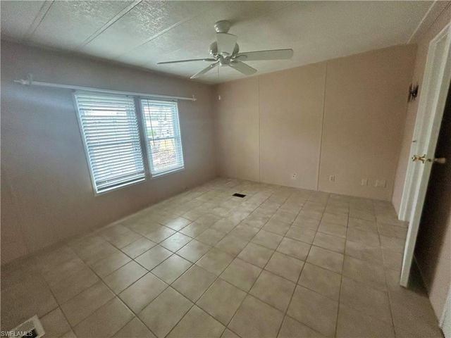 130 Grassy Key LN 37, Naples, FL 34114