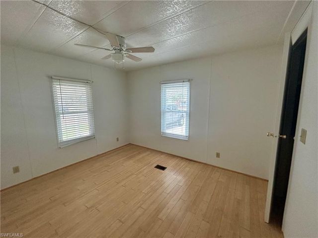130 Grassy Key LN 37, Naples, FL 34114