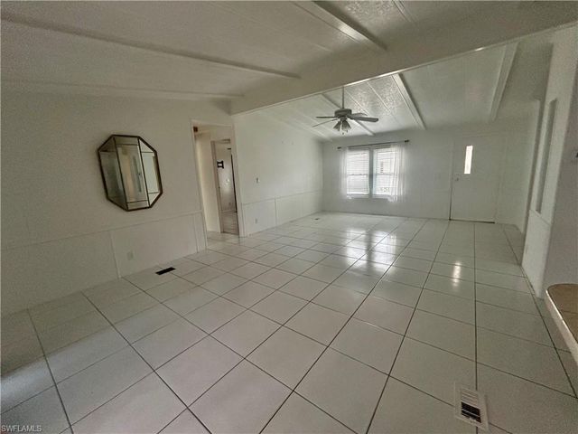 130 Grassy Key LN 37, Naples, FL 34114