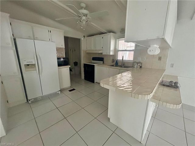 130 Grassy Key LN 37, Naples, FL 34114