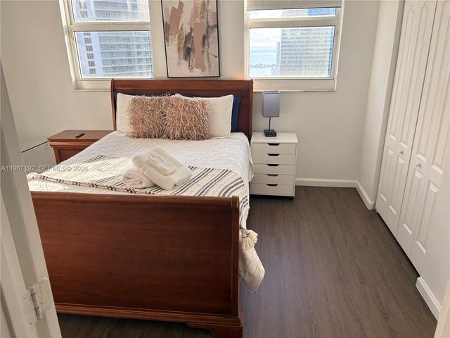 1200 Brickell Bay Dr 3923, Miami, FL 33131