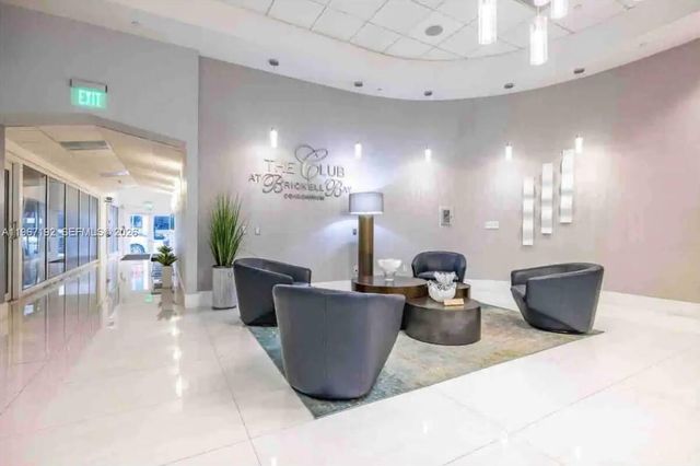 1200 Brickell Bay Dr 3923, Miami, FL 33131