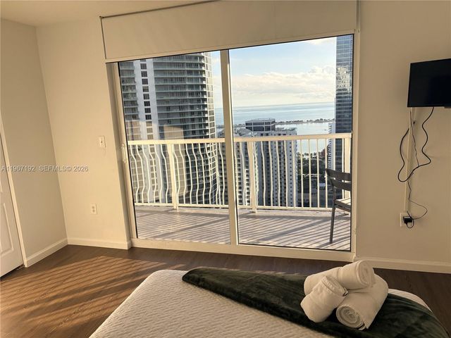 1200 Brickell Bay Dr 3923, Miami, FL 33131