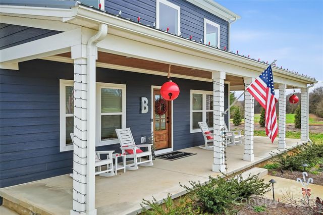 2062 Vineyard Estates Lane, Lincolnton, NC 28690